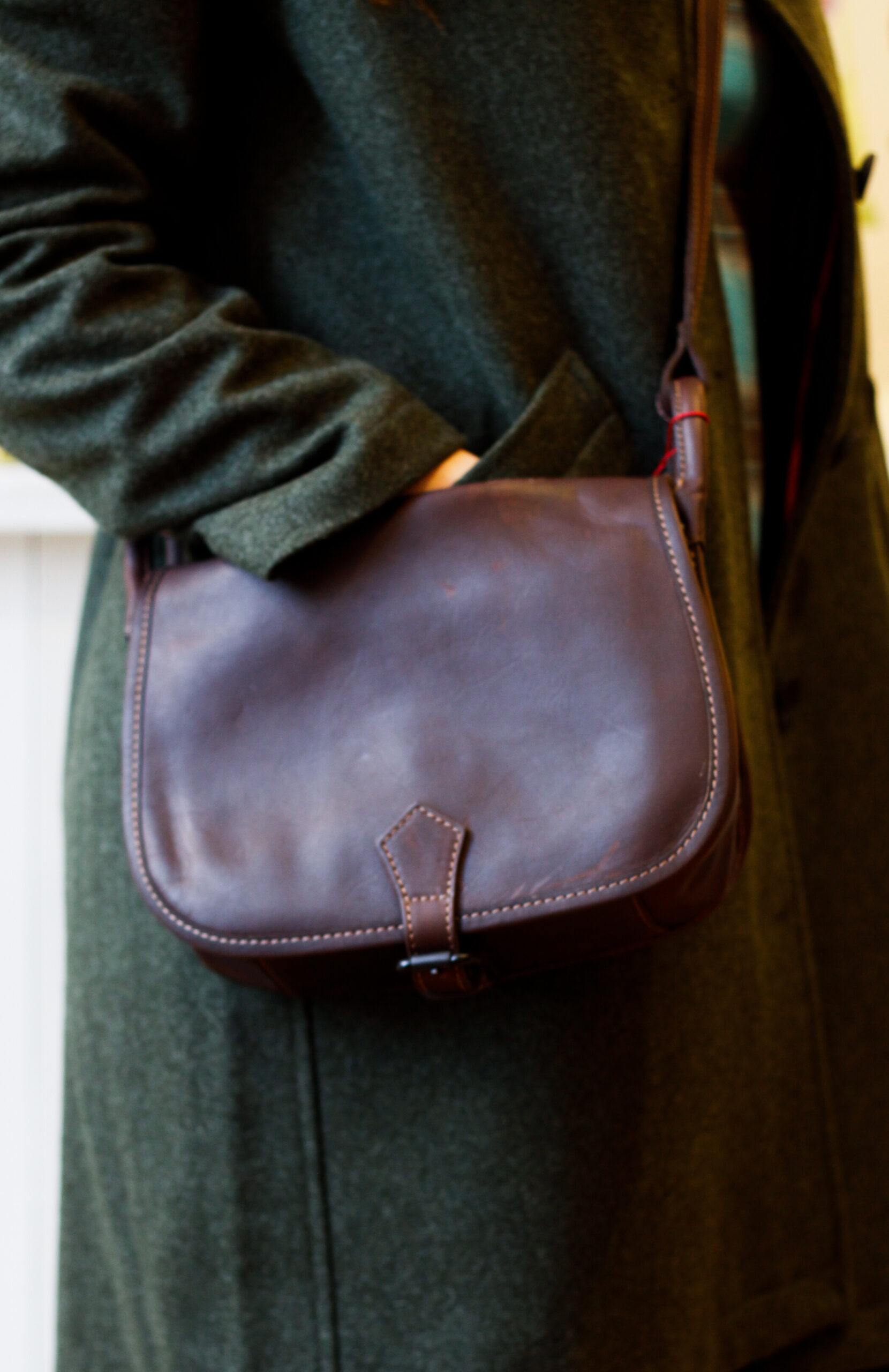 borsetta a tracolla postina in pelle modello Tecla RISI Milano