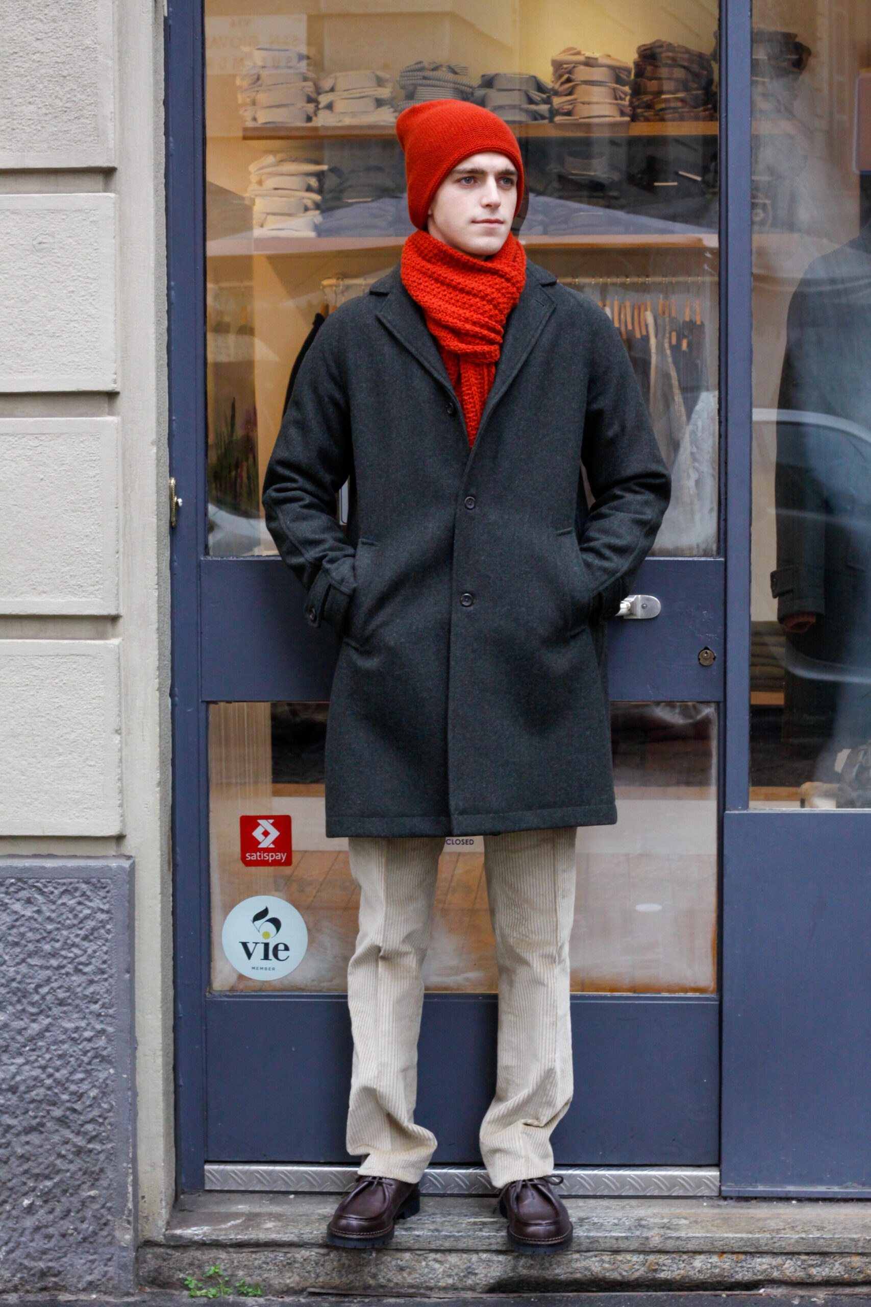 Cappotto classico da uomo loden in lana modello Carluccio cappellino in lana e cashmere modello Italo e sciarpa lana e cashmere Vera RISI Milano