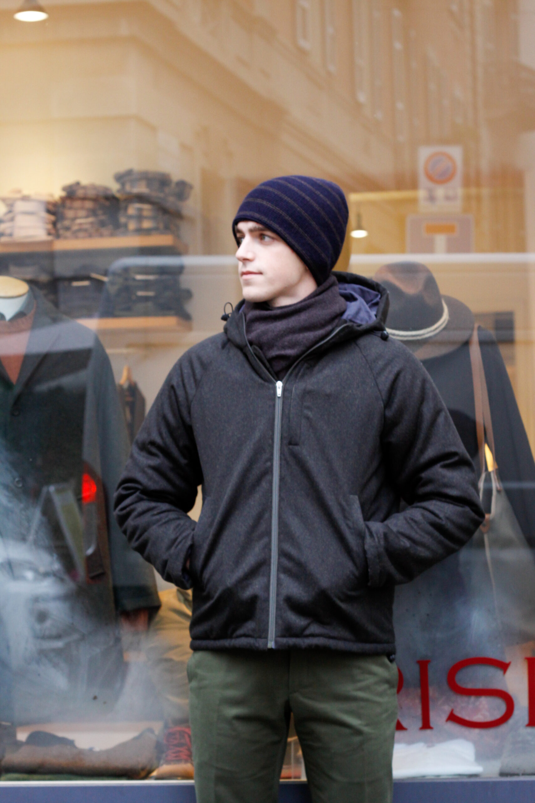 Giubbotto imbottito adulti modello Giacomo e cappellino in lana e cashmere modello Stefano RISI Milano