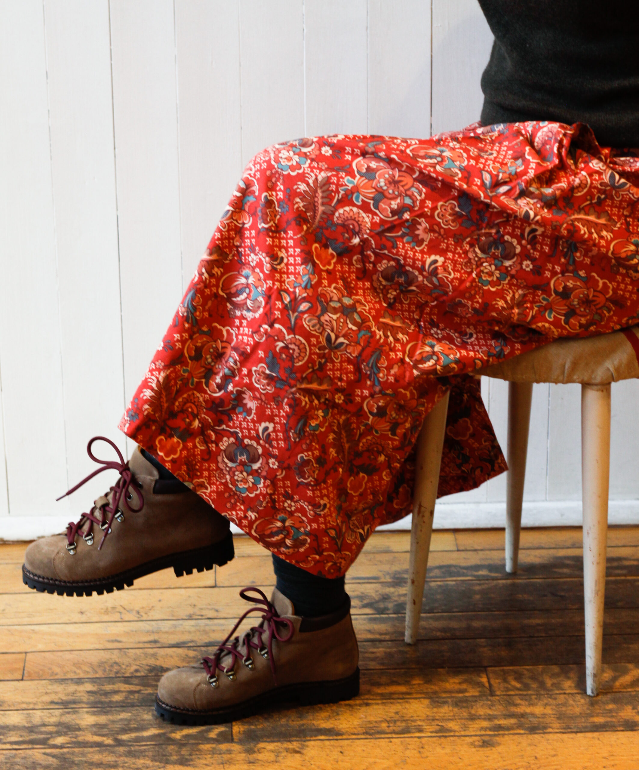 scarponcino da montagna da donna scamosciato con stringhe bordeaux modello Louis RISI Milano