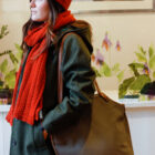 Sciarpa lana e cashmere modello Vera borsa shopper tela e cuoio modello Felicia RISI MIlano