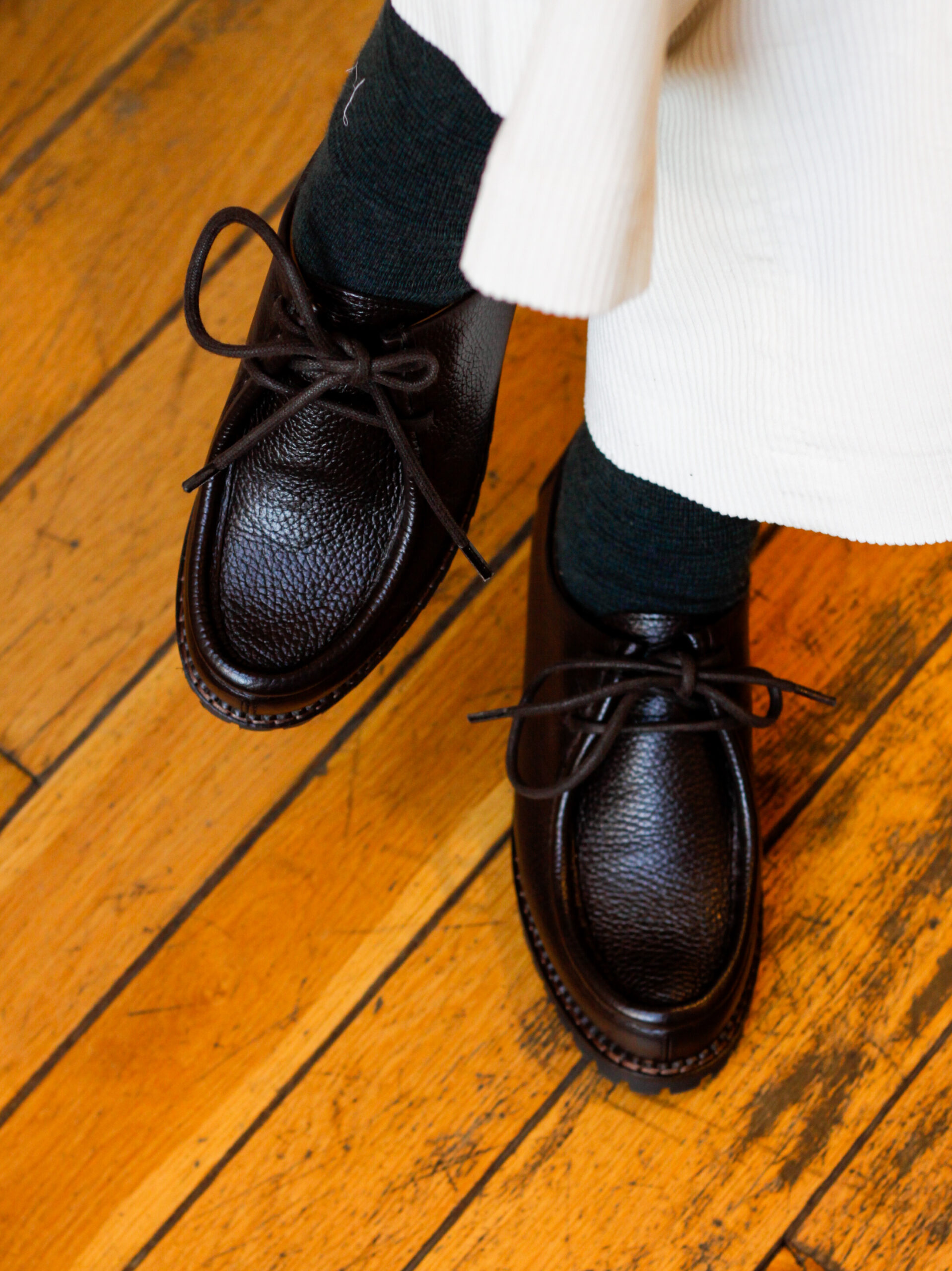 Scarpe stringate in pelle con carrarmato da donna testa di moro modello Nicole