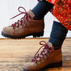 scarponcino da montagna da donna scamosciato con stringhe bordeaux modello Louis RISI Milano