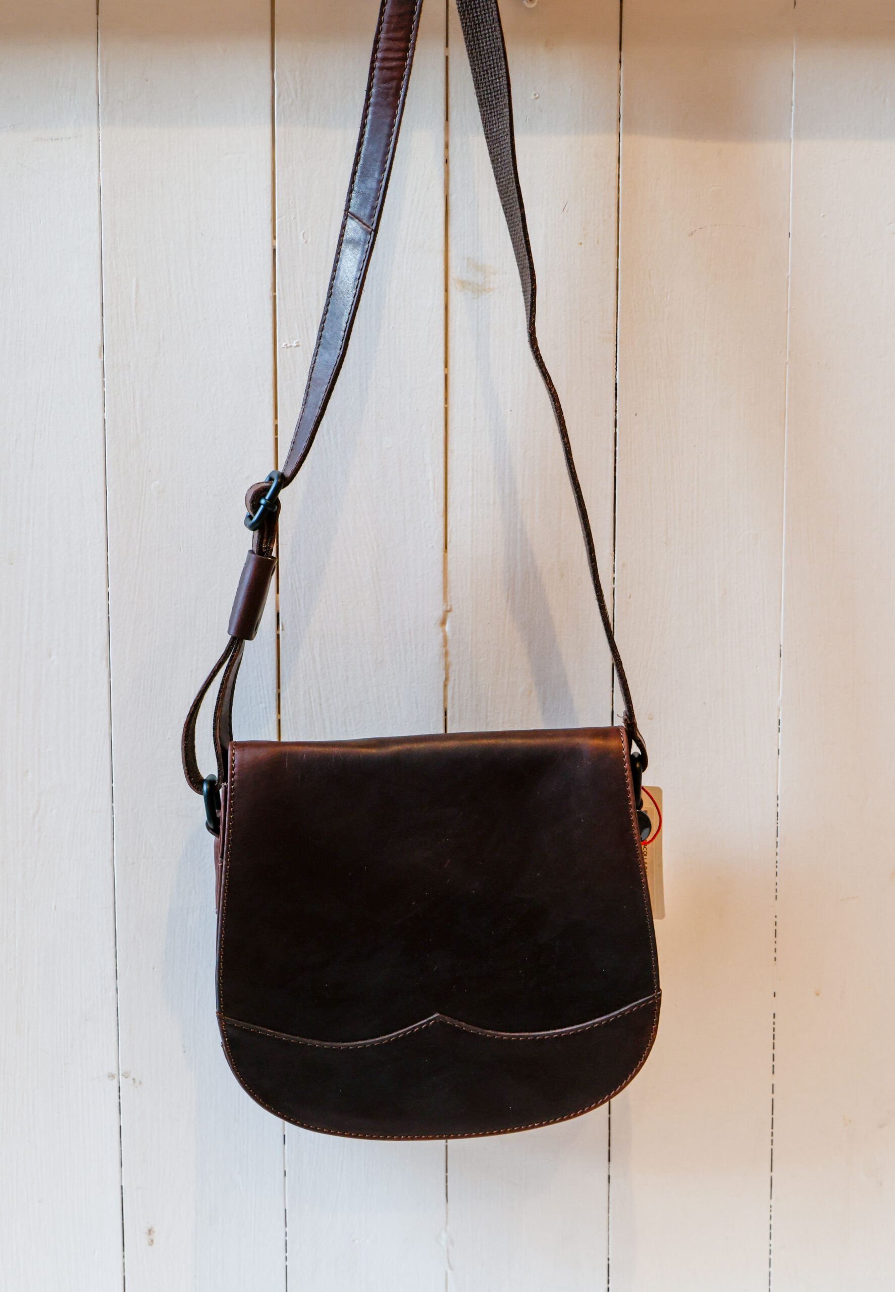 Borsa da donna a tracolla in pelle, postina con patella modello Rachele RISI Milano