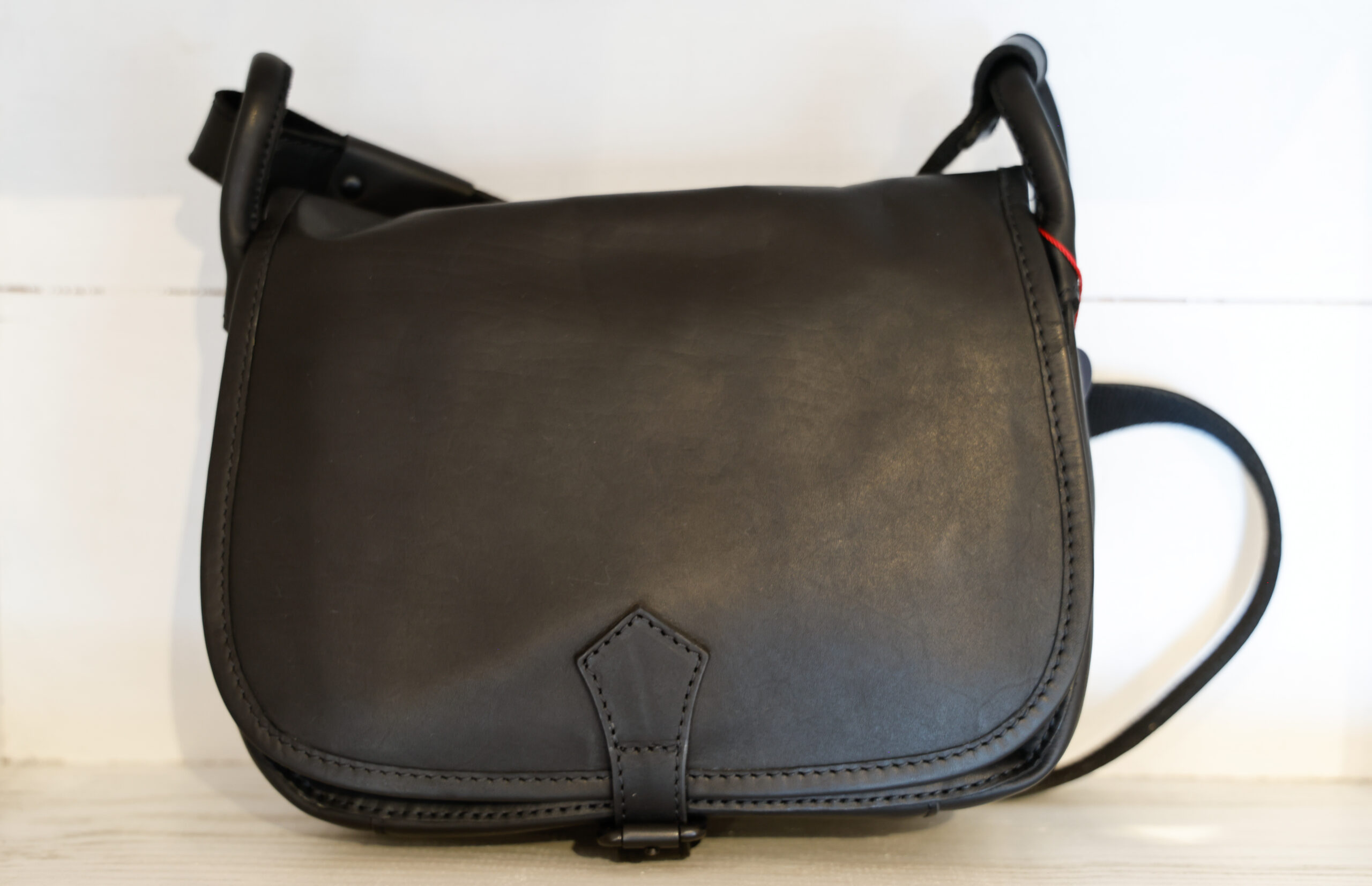 Borsa da donna a tracolla in pelle, postina con patella, modello Tessa RISI Milano