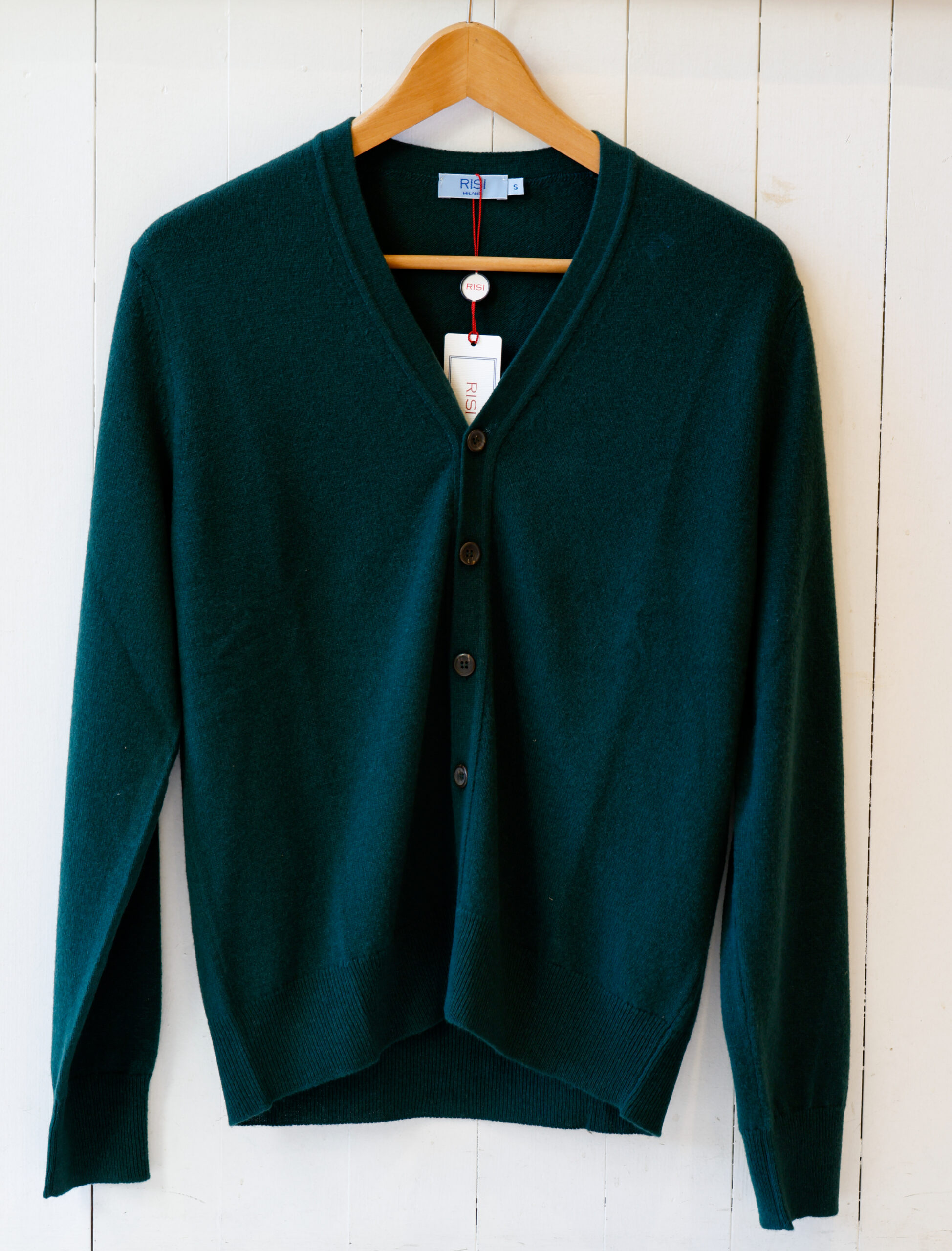 cardigan classico da uomo lana e cashmere modello Alvise negozio RISI Milano