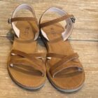 sandali da donna con fascette sottili in suede marrone modello Livio RISI Milano