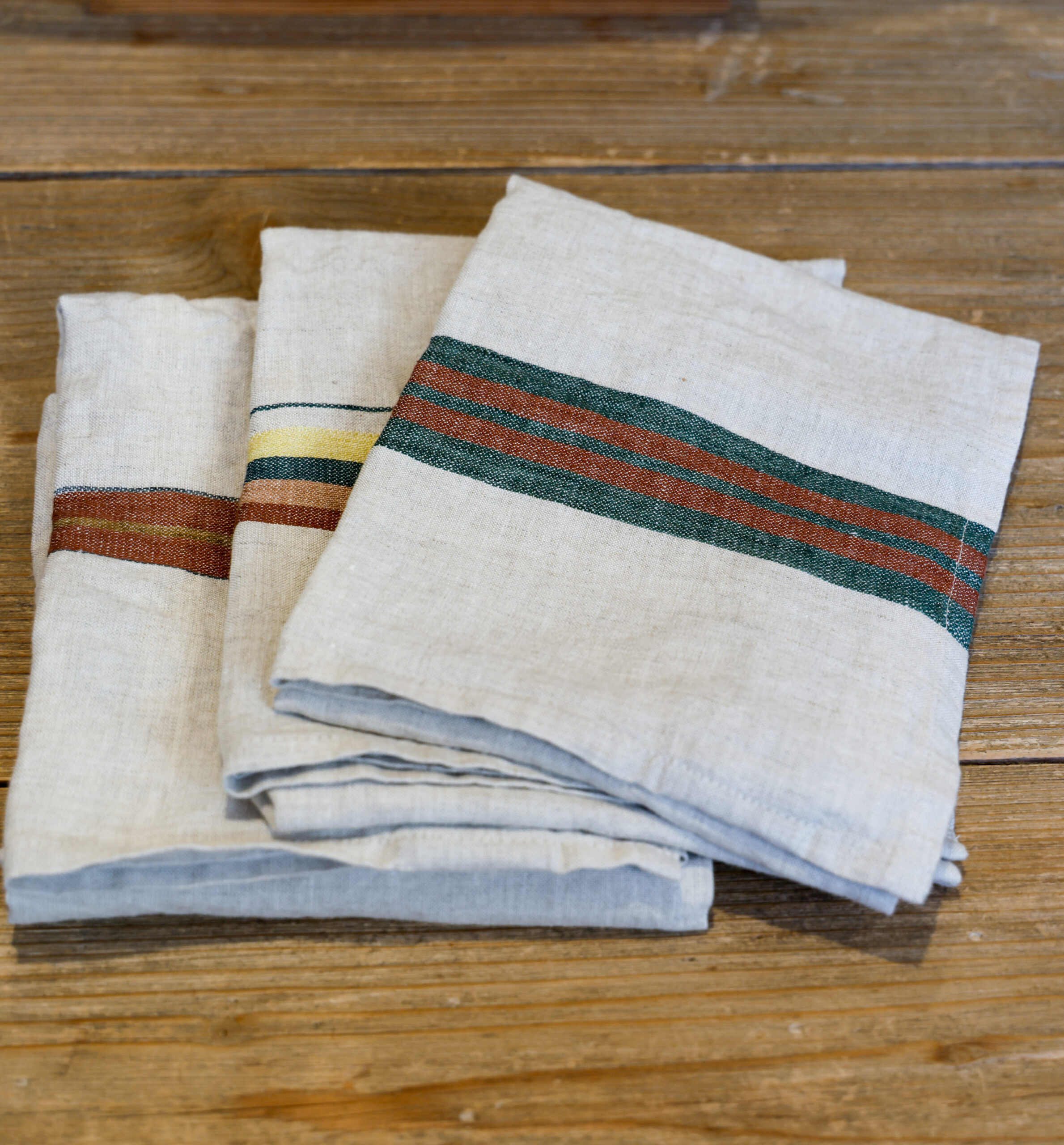 strofinacci per la casa in lino con riga modello Raimondo negozio RISI Milano