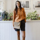 camicia donna in lino modello Elisa, shorts modello Alfio, borsa in rafia modello Tina RISI Milano