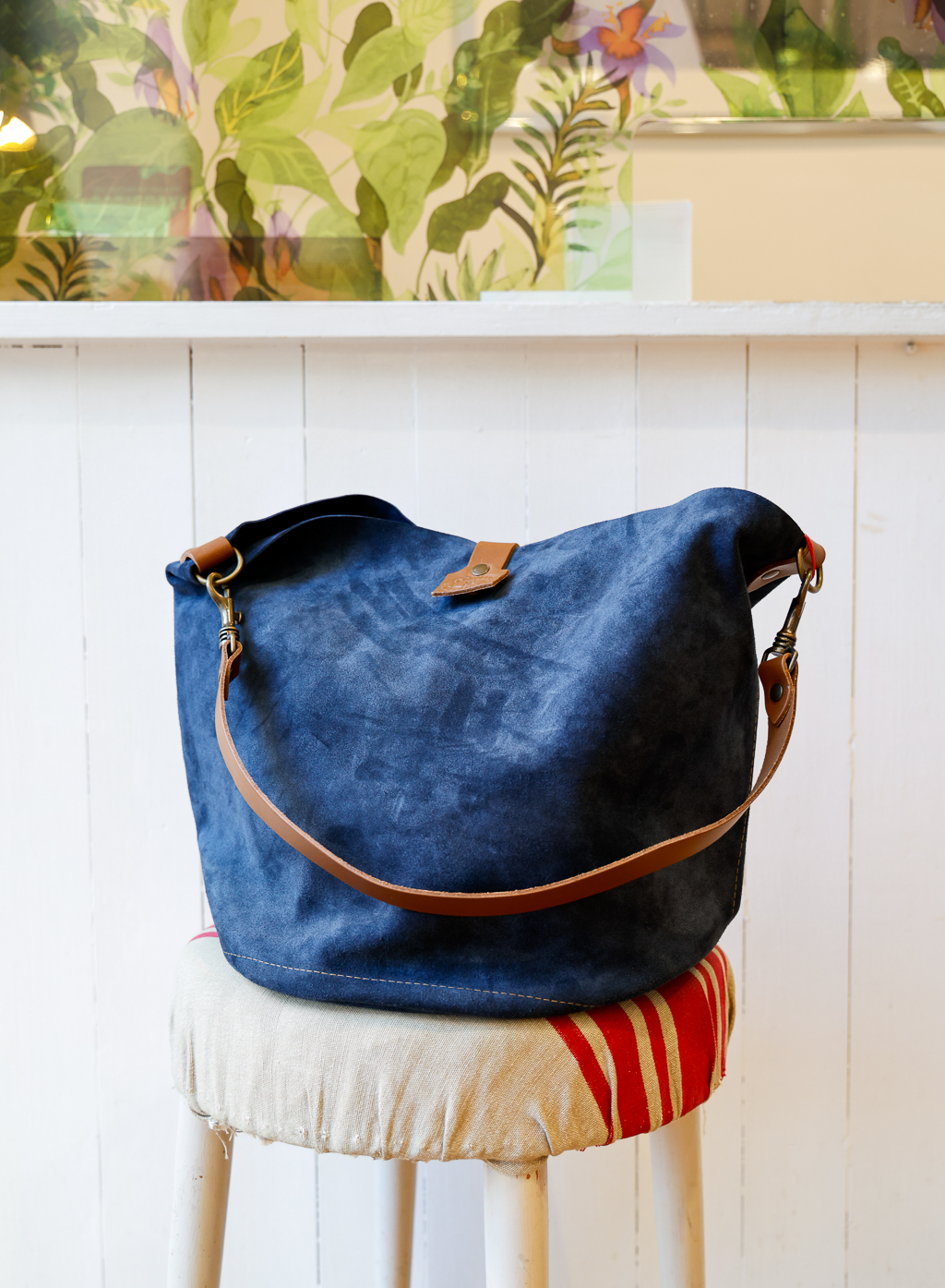 Borsa in suede secchiello a spalla modello Guenda RISI Milano