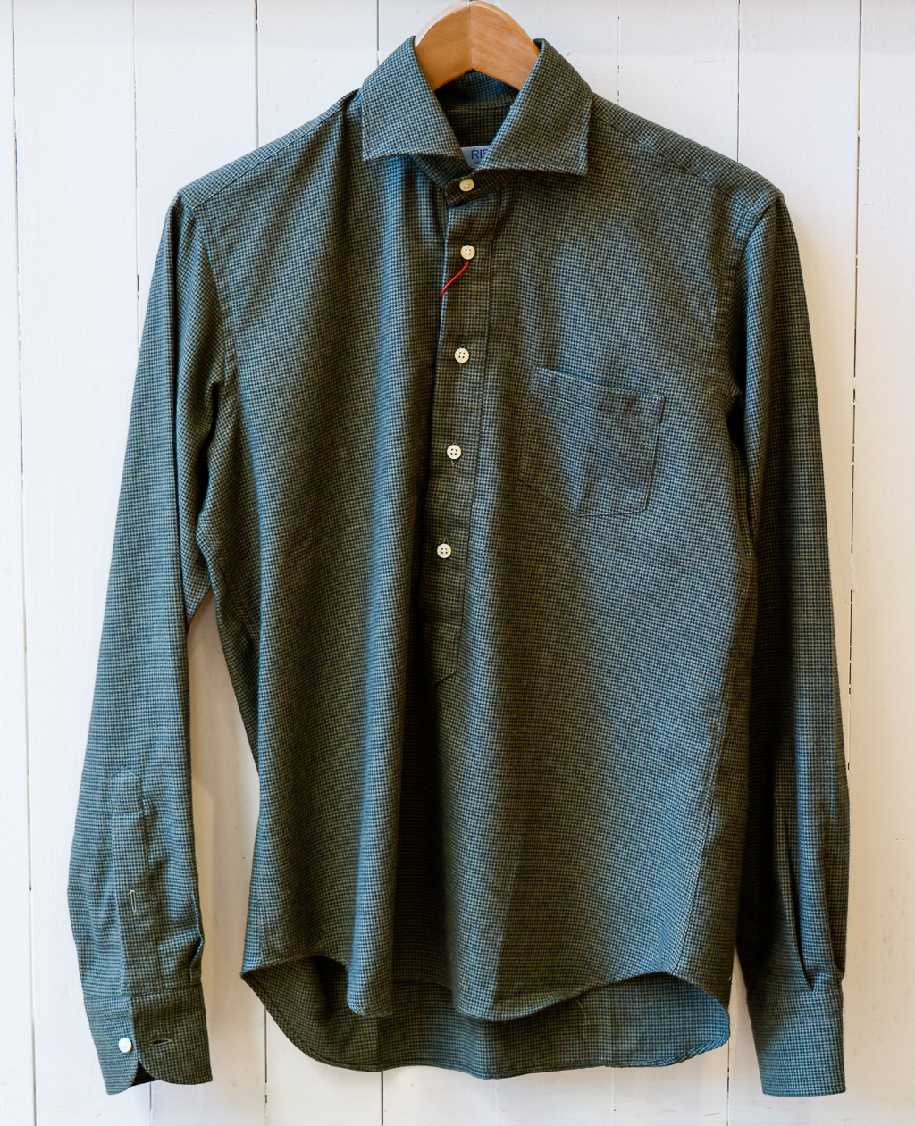 camicia uomo collo francese abbottonatura a polo 5 bottoni Lucia RISI Milano