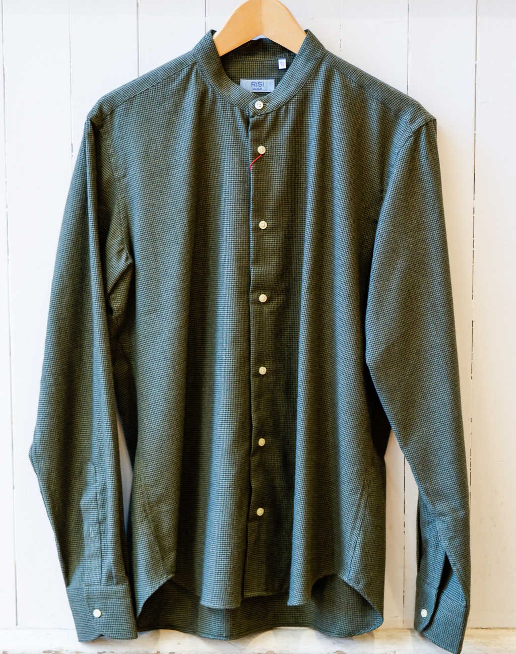 camicia uomo con collo alla coreana senza taschina modello Marzia RISI Milano